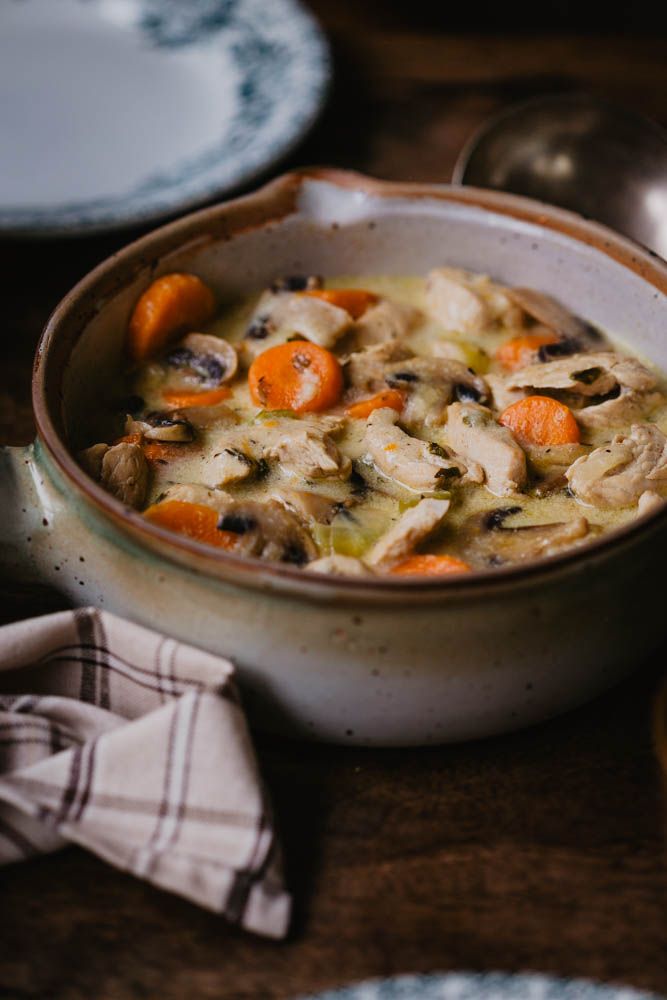 plat réconfortant, plat en sauce, carottes, recette hiver, champignons, facile, crème faiche, noix de muscade