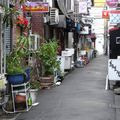 Les rues fleuries, bordéliques et villageoises de Tôkyô