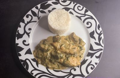 Poulet à la crème, aux champignons et aux épinards