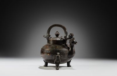 An archaistic gold and silver-inlaid ewer and cover (He), Ming dynasty