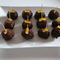 Polpettine dolci ou bonbons salés/sucrés aux raisins secs pignons et écorces d'oranges à consommer sans modération !!