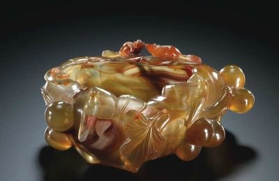 An agate brushwasher, Qing dynasty, 18th century