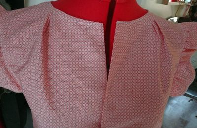 Tunique sans manche mais volantée