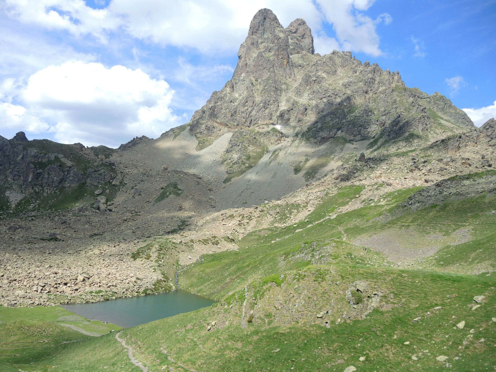 Lac de Peyreget, rando Pombie-Peyreget, lac et pic du Midi d'Ossau.. (64)