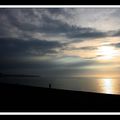 Avant que le soleil se couche sur la plage de Dieppe