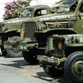 Célébration du 8 mai 1945, véhicules militaires devant la mairie du XV 