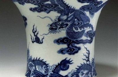 Pot à pinceaux, Chine, porcelaine d'exportation pour le Vietnam, 18e siècle (ca. 1767-1782)