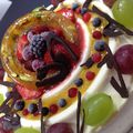 Gâteau pistache/ fraises et fruits frais