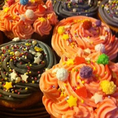 CUPCAKES 