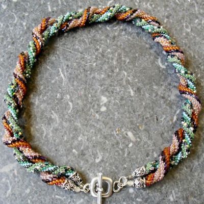 torsade de 2 spirales de rocailles au crochet