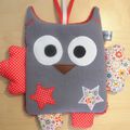 Doudou plat hibou gris rose rouge