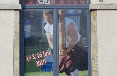 Highland Games : un homme-tronc à l'office de Tourisme...