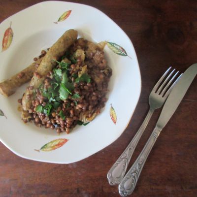 Potée de lentilles et de chou, saucisses végé