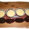 Creme anglaise avec sa petite tuile de carambar.