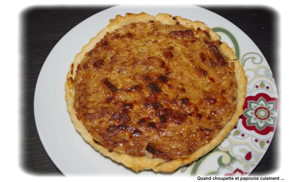 TARTE A L'OIGNON ET AUX POMMES