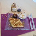 Crêpes au miel, pralin & cannelle, figue rôtie & glace à la noisette