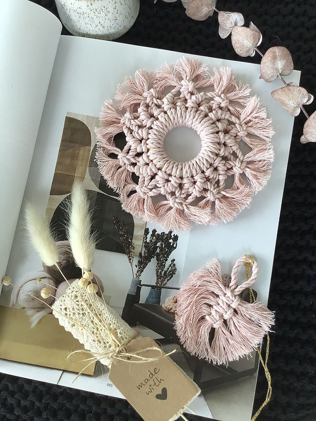 Ornement Pastel Pink et petite feuille/plume Corde Bobbiny Pastel Pink 3 mm