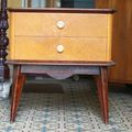 VENDU table de chevet, meuble bas d'appoint de style vintage années 50 / 35 e