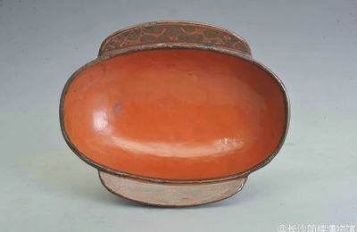 Western Han Dynasty lacquer Er Bei (”ear cup”) wine cup