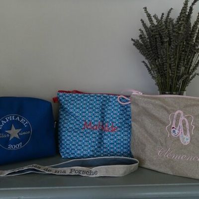 Sous le sapin, il y a....