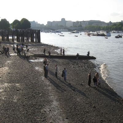 LONDON BEACH 