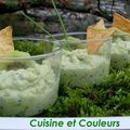 Menu " Vert mousse " . Acte I : Dip à la mousse de kiwis et herbes fraîches 