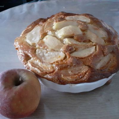 GÂTEAU POMMES ET CREME FRAICHE LIQUIDE