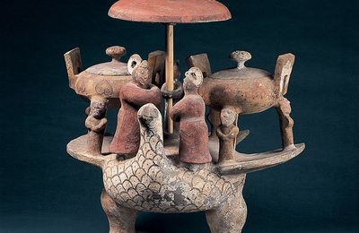 Bird with ding vessels, Western Han dynasty (206 BCE–9 CE)