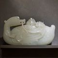 Grey jade Water-dropper with Mandarin duck-shaped, Qing Dynasty (1644-1911), Nanjing Museum