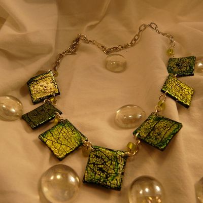 feuille d'argent et encre vert