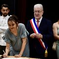 UN PARRAIN ET UNE MARRAINE LAÏQUES POUR DÉLIA  BABILLOTTE.