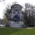 LE MONUMENT A CHARLES DE COSTER A IXELLES