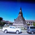 Rond-point à Vientiane (Laos)