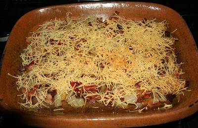 Tian de poitrine de porc, cardes, tomates, oignon