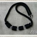 Collier noir simple