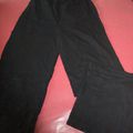 Pantalon noir T 38 - 5€