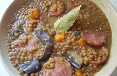 SAUCISSES DE MORTEAU AUX LENTILLES DE CILAOS