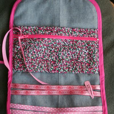 Trousse à bijou et barrette pour petite fille