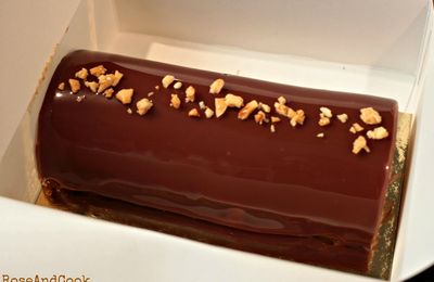 Bûche de Noël aux noisettes et amandes de S.Serveau, glaçage inratable !