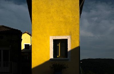 la maison jaune