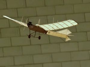 Un modèle indoor : La Demoiselle de Santos Dumont