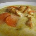 SOUPE DE POULET AU CURRY 