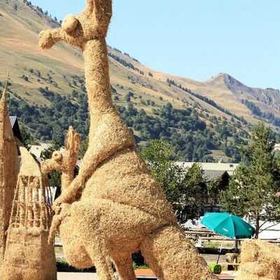 Concours de sculpture en paille à Valloire ;)