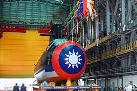 Taïwan dévoile un premier sous-marin face à la menace chinoise