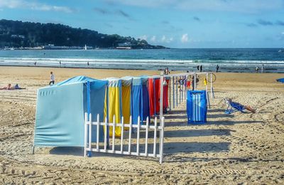 Un peu de couleurs à la plage -  Baie du Figuier