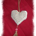 Coeur en broderie suisse