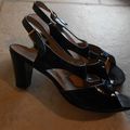 C295 : Sandales cuir vernies 60's P.40