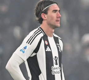 La Juventus avait recommandé Vlahović à Manchester United 