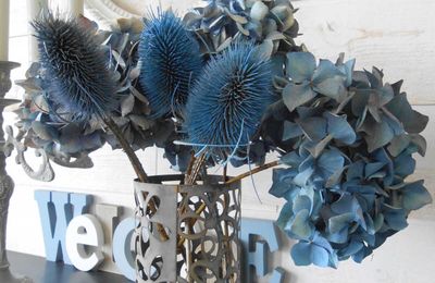 Hortensias et chardons bleus