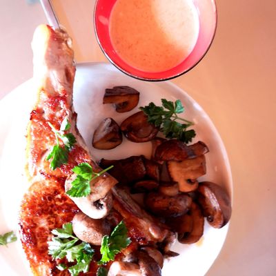 °côte de veau aux champignons, sauce camembert°
